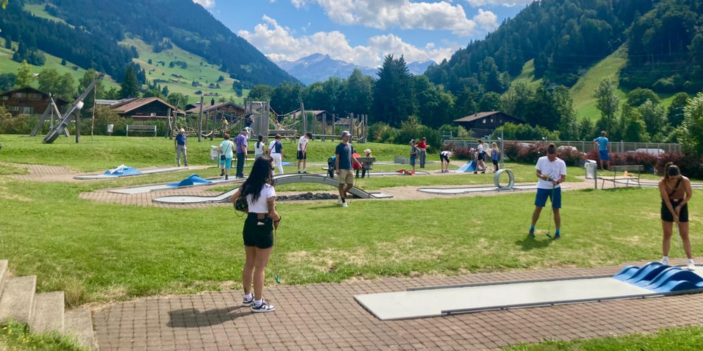 Rosnąca agresja wśród szwajcarskich nastolatków: Czy to nowy problem, czy znak czasów?